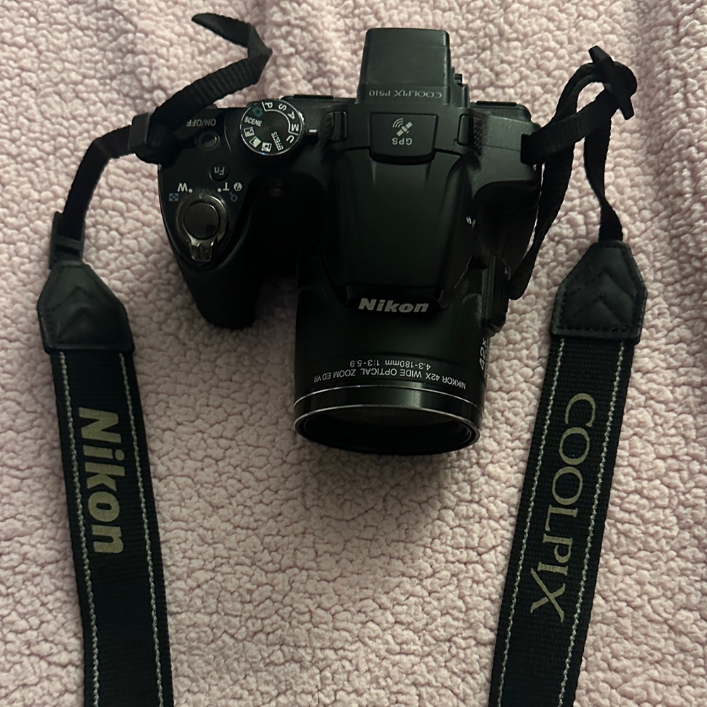Nikon COOLPIX P510 Black Digital Camera 100% works and functional.